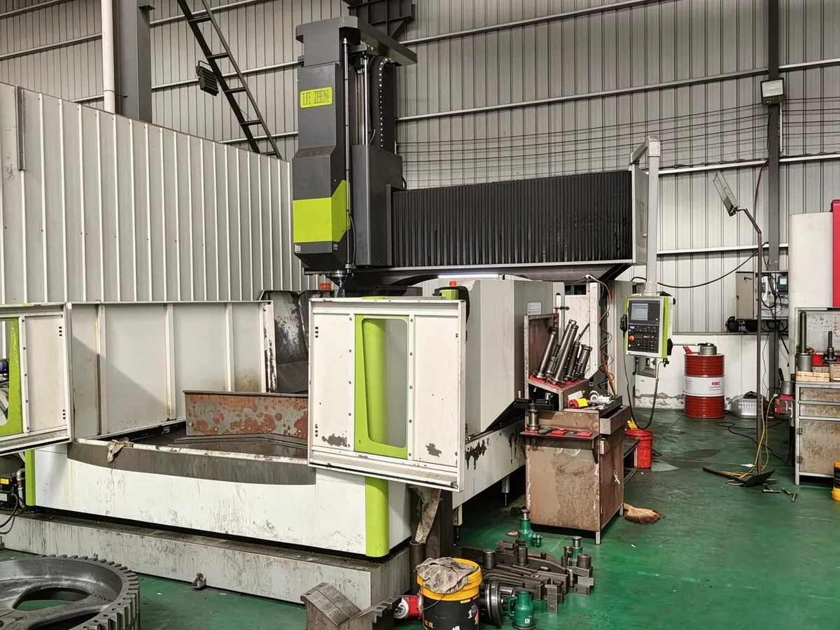 4 m CNC gantry mill machining a medium frame