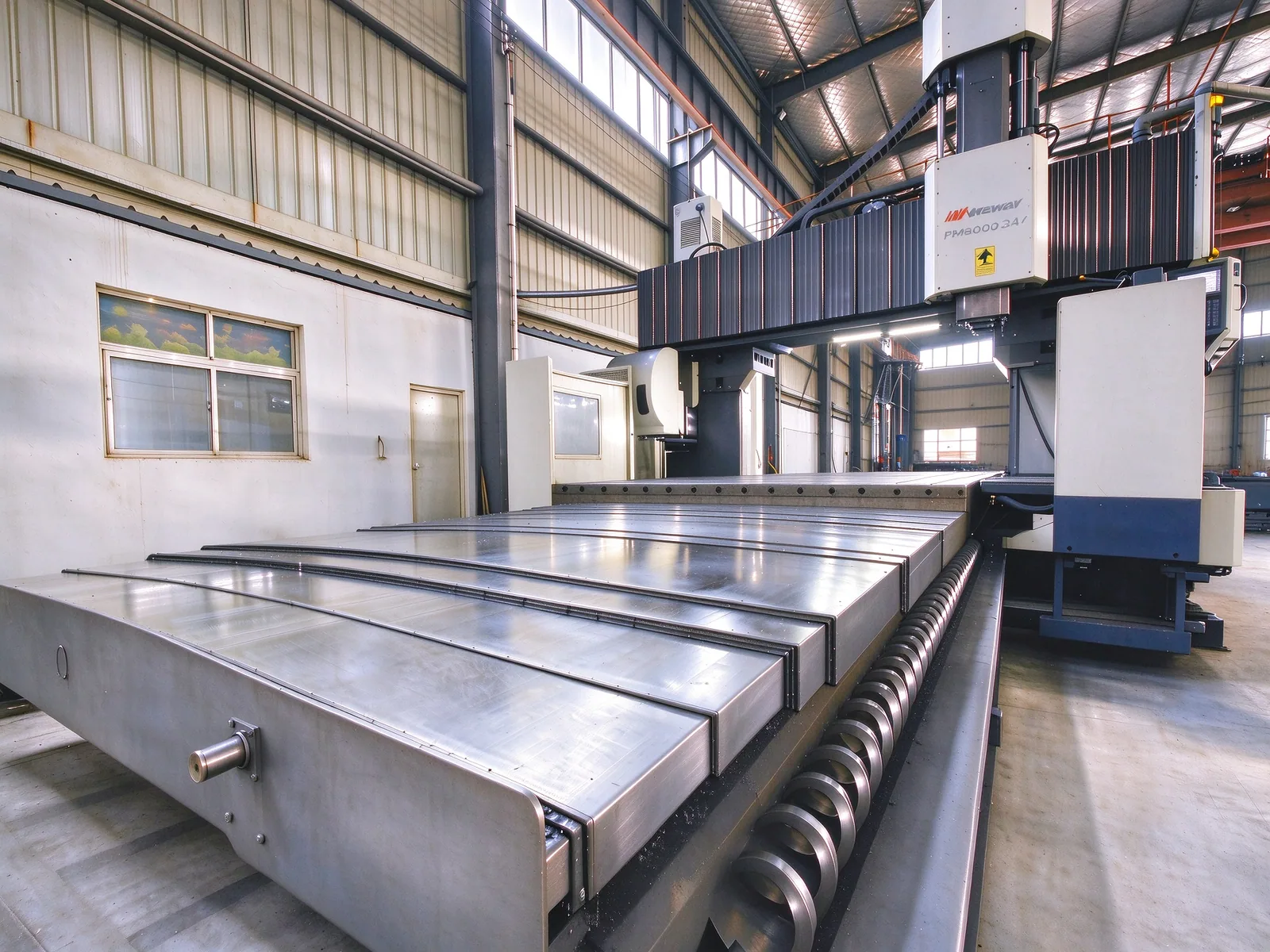 8 m CNC gantry machining center inside the Linyao workshop